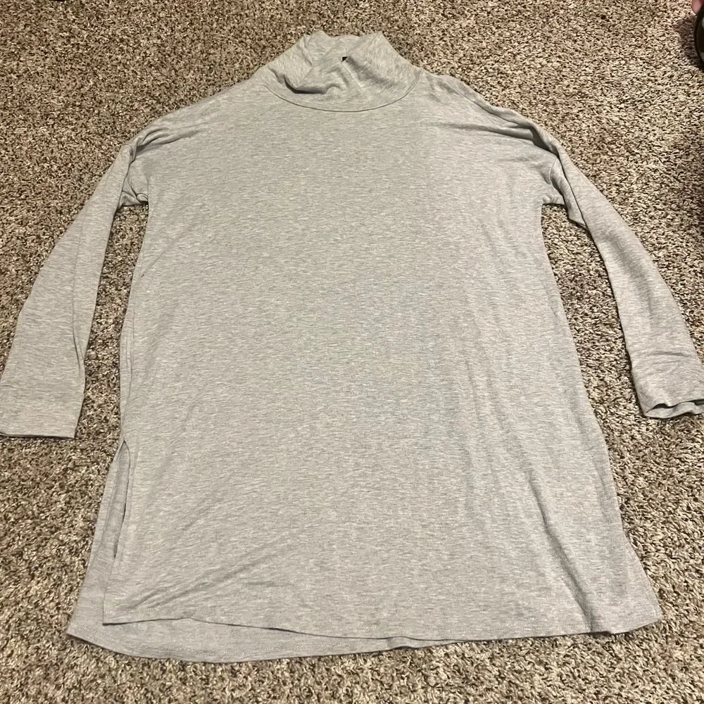 Eileen Fisher Gray Turtleneck Long Sleeve Tunic Top Minimalist Casual M/M - Picture 1 of 7